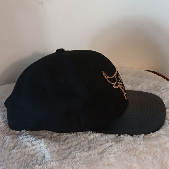 Chicago Bulls NBA Wool Faux Leather Cap - Picture 3 of 9